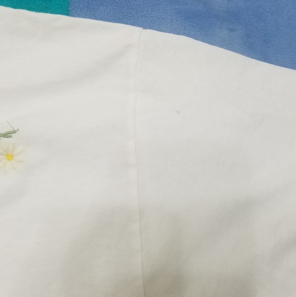 ⚠️flash sale⚠️ Brandy Melville daisy tee - Picture 4 of 6